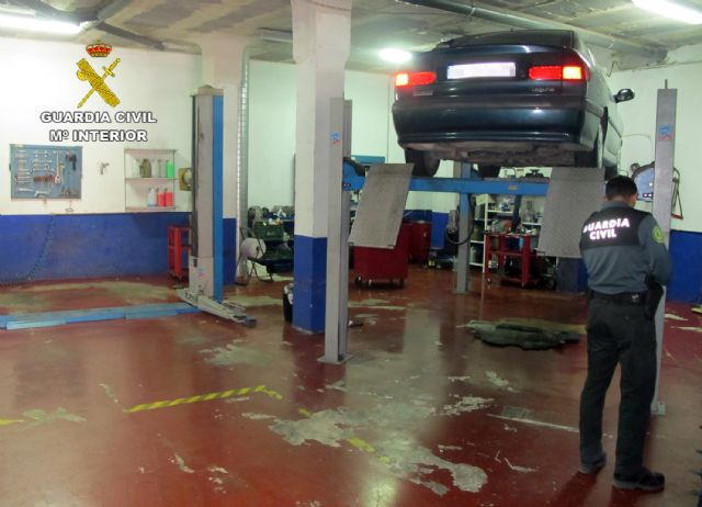 La Guardia Civil denuncia 1.500 infracciones en talleres de automoción de la Región - 5, Foto 5