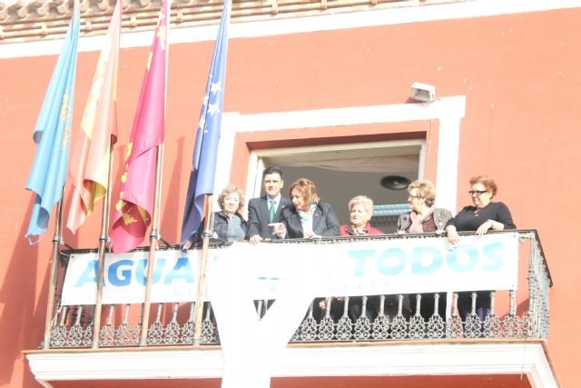 El Da Internacional contra la Violencia de Gnero concluye con una multitudinaria marcha por las calles de Alhama, Foto 5
