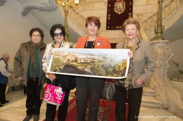 Las amas de casa de Abarán conocen los tesoros de Cartagena - 1, Foto 1