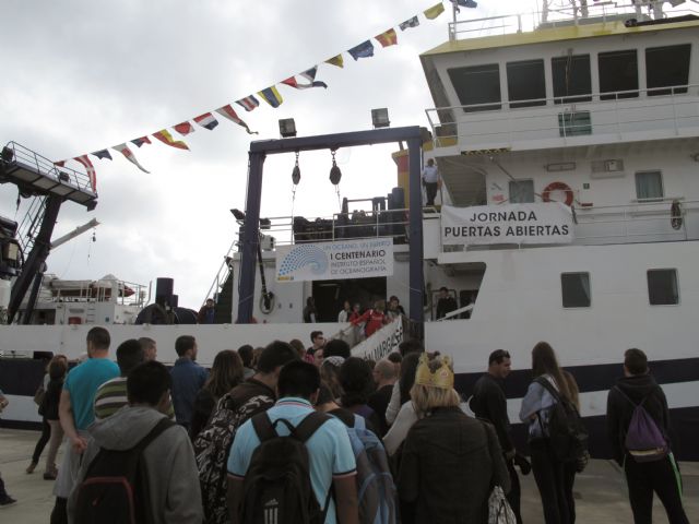 Escolares de San Pedro del Pinatar visitan el buque oceanográfico Ramón Margalef del IEO - 1, Foto 1