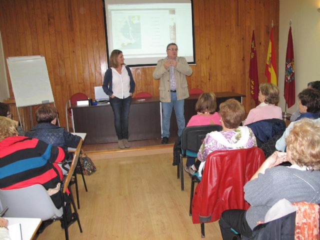 La gastronomía se cuela en el taller de mayores Un paseo por la historia de Cartagena - 3, Foto 3