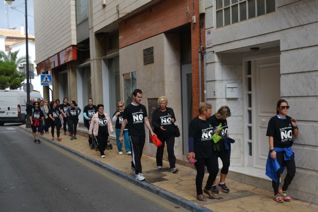 Las mujeres de San Pedro del Pinatar recorren el municipio contra la violencia de género - 2, Foto 2