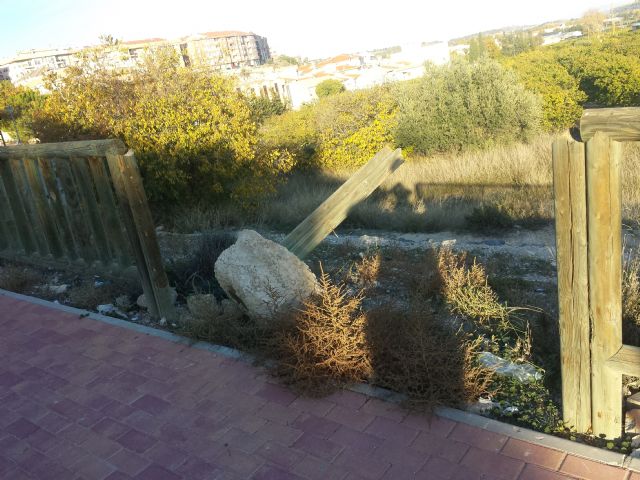 Presentan una Moción ante el total abandono en el que se encuentran los jardines del Parque junto a los Molinos y las Zonas Verdes en Urbanización Nueva Caravaca - 3, Foto 3