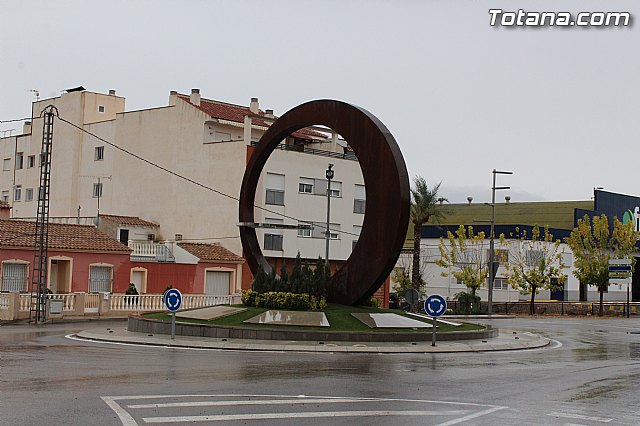 Totana dedica la rotonda existente junto a la rambla de Las Peras, en la avenida Juan Carlos I, al ex presidente del Gobierno 