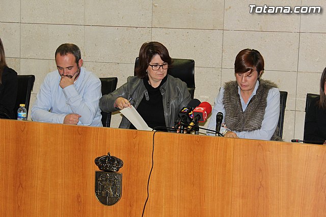 Ocho estudiantes de la Universidad de Murcia firman un convenio de colaboracin - 5