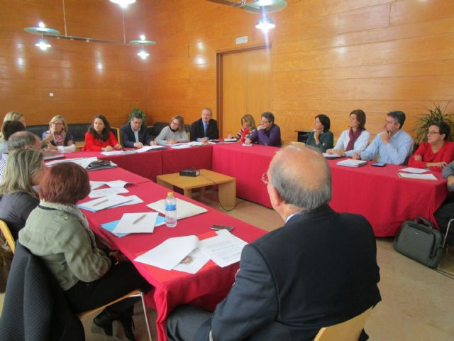 Servicios Sociales detecta 233 casos de menores absentistas durante el curso 2013-2014 - 2, Foto 2