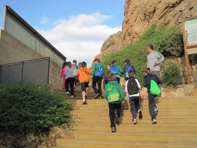 Varios colegios e institutos visitan el Museo Arqueolgico Los Baños y la fortaleza del Castillo, Foto 2
