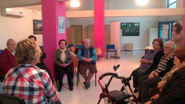 Los usuarios del servicio de teleasistencia torreño disfrutan de un taller de risoterapia - 1, Foto 1