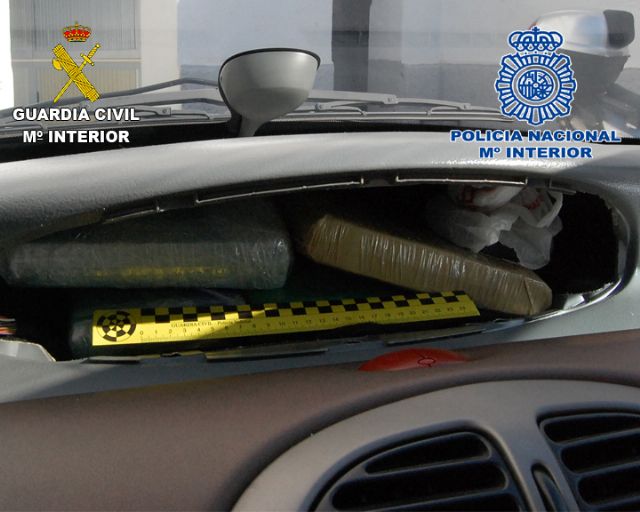 La Policía Nacional y la Guardia Civil detienen a TRES personas presuntas autoras de un delito contra la Salud Pública - 2, Foto 2