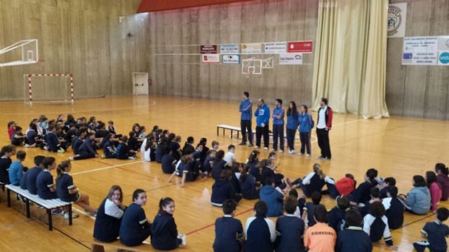 Alumnos de Maristas echan unas canastas con el UPCT Basket Cartagena - 2, Foto 2