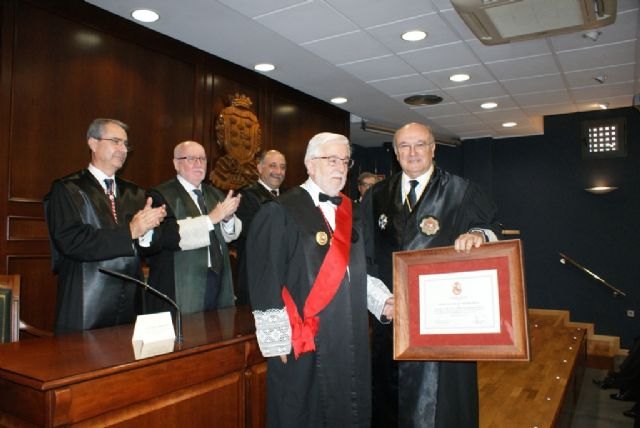 Martínez Ripoll recibe el mayor reconocimiento como letrado - 1, Foto 1