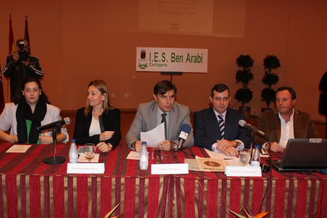 Se inaugura el Aula Miguel Hernández en el IES Ben Arabí - 1, Foto 1