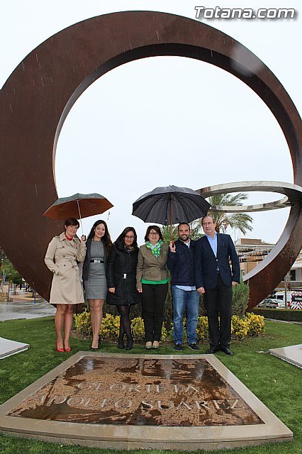 Totana dedica la rotonda existente junto a la rambla de Las Peras, en la avenida Juan Carlos I, al ex presidente del Gobierno Adolfo Suárez - 2, Foto 2