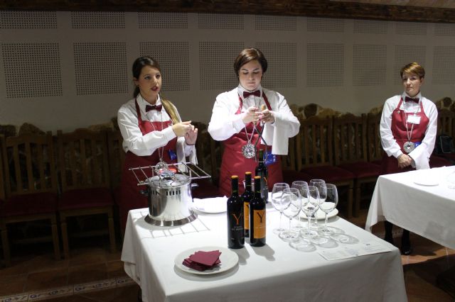 La subdirectora general de Formación del SEF destaca en Jumilla la importante formación adquirida por los alumnos del Curso de Sumillería - 1, Foto 1
