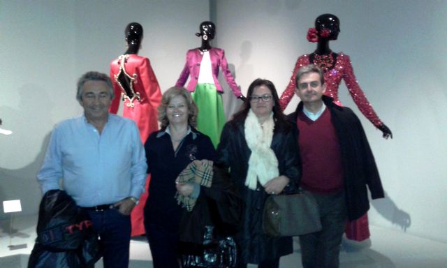 Más de medio centenar de alguaceños no se pierden en Madrid el Musical Priscilla, Reina del desierto - 2, Foto 2