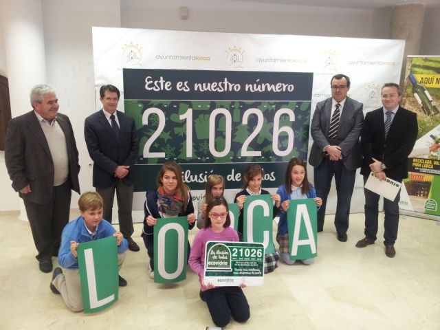 El número de lotería de Navidad elegido para la campaña de recogida de vidrio  a beneficio de la Mesa Solidaria es el 21026 - 1, Foto 1