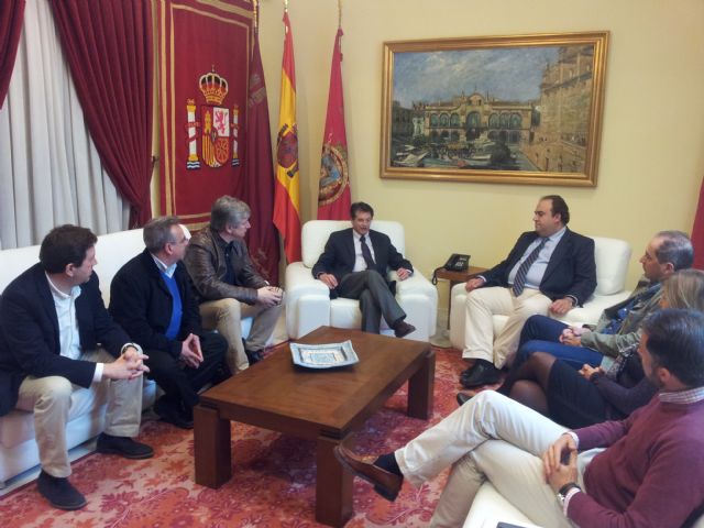 El Alcalde ofrece su apoyo a la Cámara de Comercio e Industria para ampliar su demarcación - 1, Foto 1