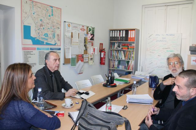 Sandro Luna, ganador del 28 Premio Internacional de Poesía Antonio Oliver Belmás - 1, Foto 1