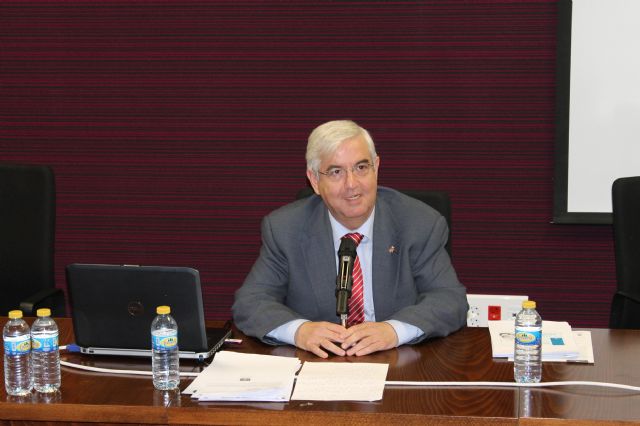 El alcalde clausura la sesión informativa realizada en Jumilla por Ibermutuamur con más de medio centenar de profesionales del área laboral - 3, Foto 3