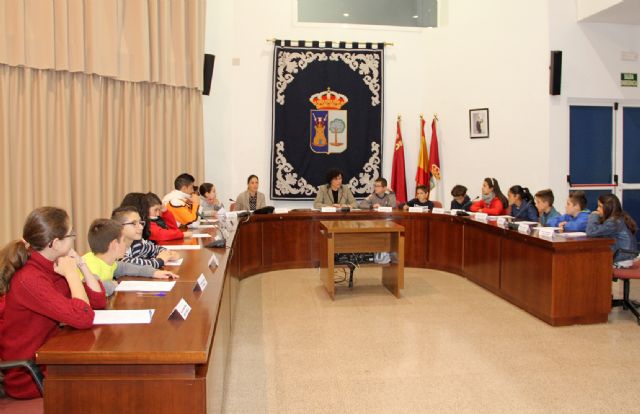 200 escolares de Puerto Lumbreras participan en los Plenos Infantiles para celebrar el Día de la Constitución - 1, Foto 1