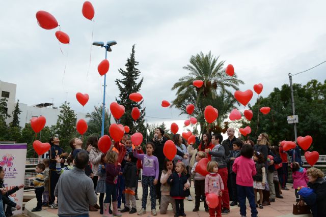 Cientos de personas se interesan por la accin social de las distintas agrupaciones de voluntarios de Alhama, Foto 1