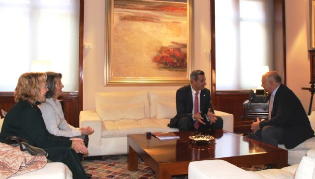 El jefe del Ejecutivo murciano recibe al decano de la Facultad de Química de la Universidad de Murcia - 3, Foto 3