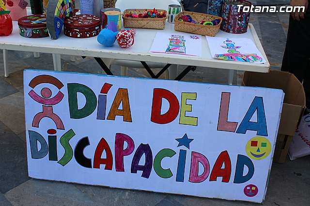 Todos los usuarios de los Centros de Da celebran el Da de la Discapacidad - 26