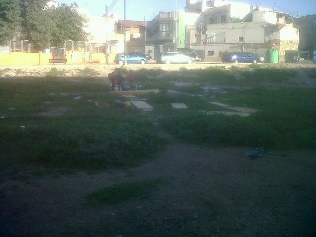 El ayuntamiento no cumple con la ordenanza de solares en la parcela del futuro Centro de Salud de San Antón - 1, Foto 1