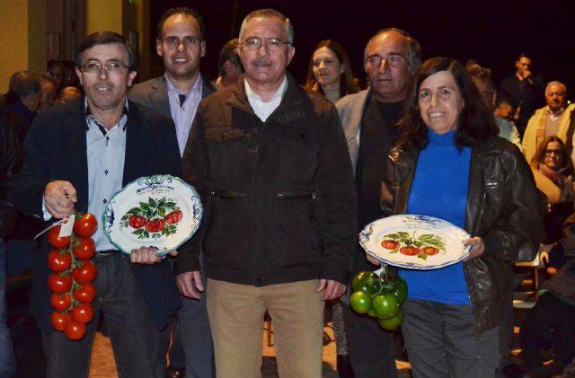 Antonia Muñoz y Pedro Sánchez ganan la XXI edición del Concurso de Ramillete de Tomate - 2, Foto 2