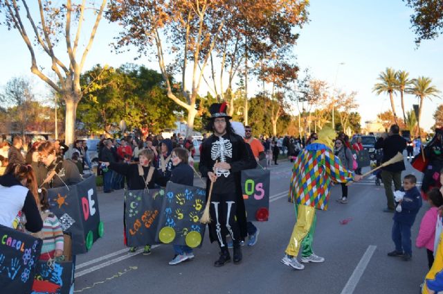 Un multitudinario desfile de carrozas ponía fin ayer a las fiestas patronales 2014 - 2, Foto 2