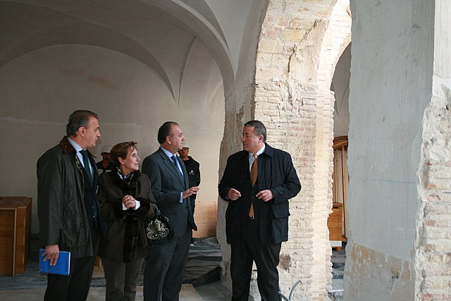 Bernabé visita el Museo Azul de la Semana Santa de Lorca, que inicia la recta final de sus obras - 1, Foto 1