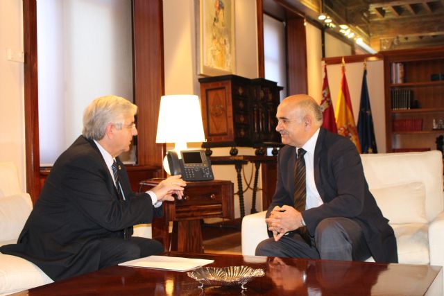 El jefe del Ejecutivo murciano, Alberto Garre, recibe al alcalde de Jumilla, Enrique Jiménez - 2, Foto 2