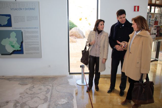 La directora general de Bienes Culturales visita el Museo Arqueolgico Los Baños y el Castillo de Alhama de Murcia, Foto 1