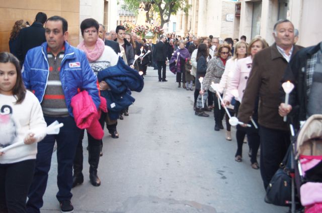 Numerosas personas acompañan a la imagen de Santa Eulalia, patrona de Totana, en la solemne procesión - 3, Foto 3