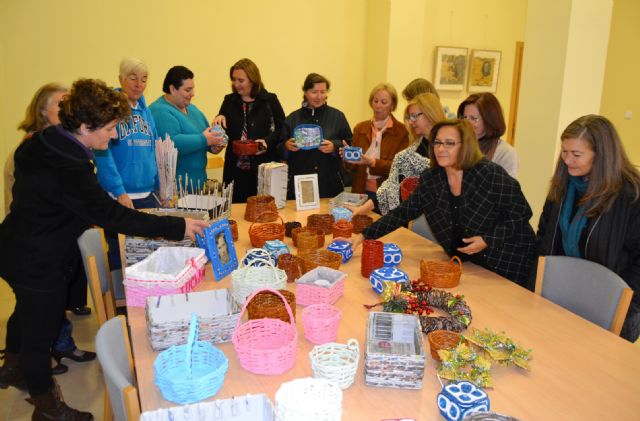 Una veintena de mujeres aguileñas concluyen con éxito un taller de expresión artística - 1, Foto 1