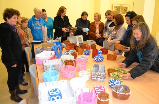 Una veintena de mujeres aguileñas concluyen con éxito un taller de expresión artística - 2, Foto 2