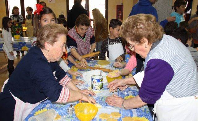 El Belén municipal se instala en la iglesia de San José coincidiendo con el Año Teresiano - 1, Foto 1