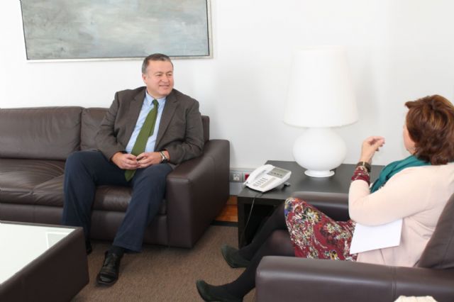 El AVE, la ampliación del Puerto y la Rehabilitación del Casco, centran la entrevista entre la alcaldesa y el consejero de Fomento - 1, Foto 1