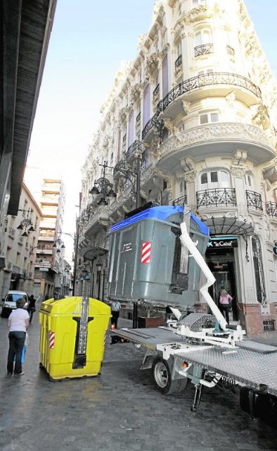 SPCT plantea recoger la basura de zonas muy saturadas de comercios dos veces al día - 1, Foto 1