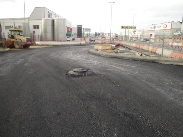 Fomento construye una glorieta en el polígono de Lorquí para mejorar la seguridad vial - 1, Foto 1