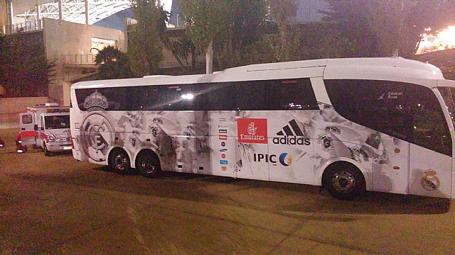 Ms de 50 aficionados madridistas se desplazaron a Almera para presenciar el encuentro entre el Almera CF y el Real Madrid - 1