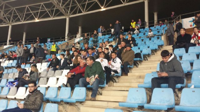 Ms de 50 aficionados madridistas se desplazaron a Almera para presenciar el encuentro entre el Almera CF y el Real Madrid - 6