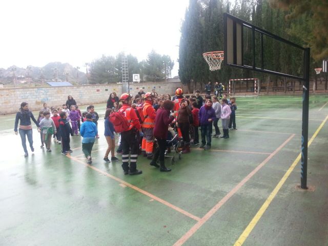 Simulacro de seismo en el colegio público de Villanueva del Río Segura - 2, Foto 2