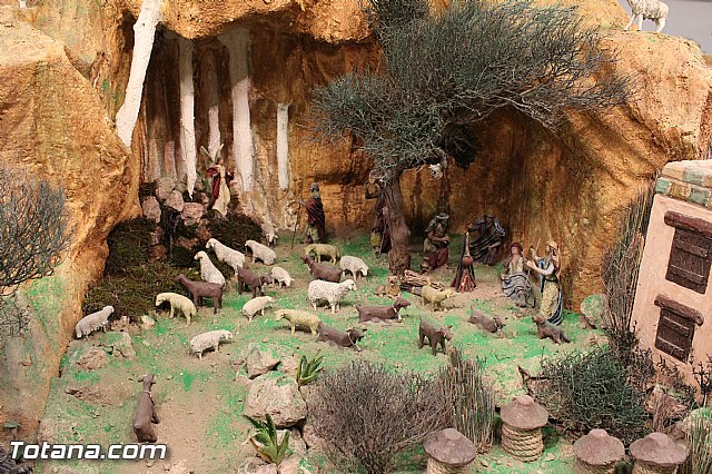 Ms de cuatrocientas figuras y doce misterios componen el Beln Municipal - 5
