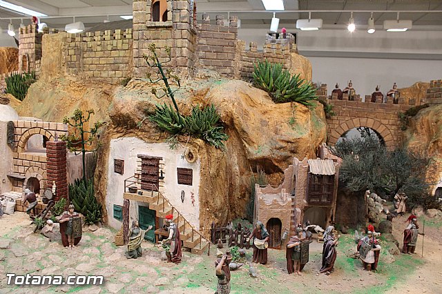 Ms de cuatrocientas figuras y doce misterios componen el Beln Municipal - 11