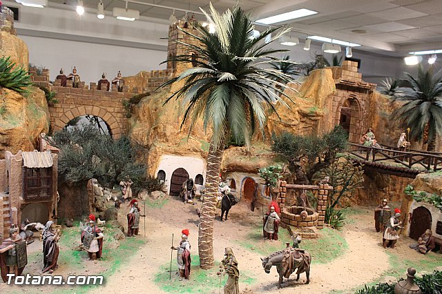 Ms de cuatrocientas figuras y doce misterios componen el Beln Municipal - 13
