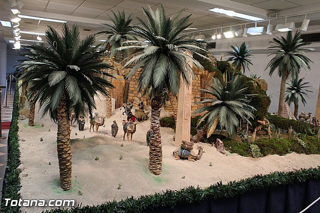 Ms de cuatrocientas figuras y doce misterios componen el Beln Municipal - 16