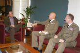 Cmara recibe al jefe del Regimiento de Artillera Antiarea de Murcia