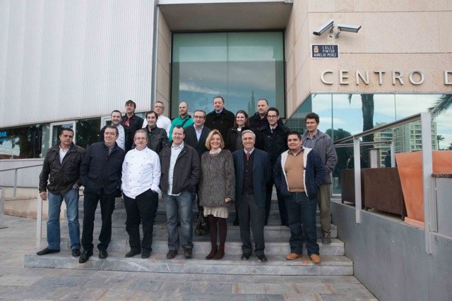 El proyecto solidario Todos a la mesa concluye con un menú especial de Nochebuena y Navidad - 1, Foto 1