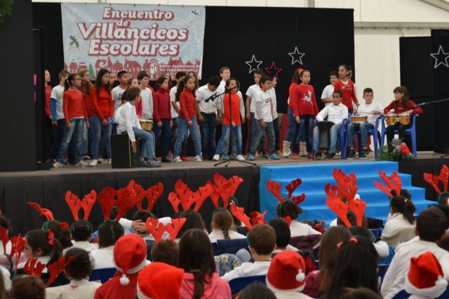 Los niños pinatarenses cantan a la Navidad en el III Encuentro de Villancicos escolares - 1, Foto 1